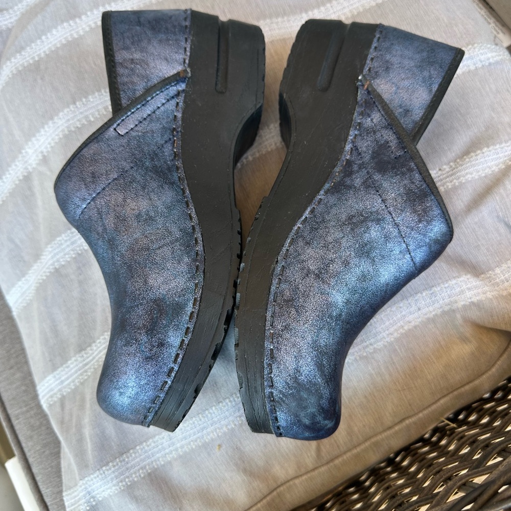 Sanita size 7.5 clogs - Picture 2 of 6